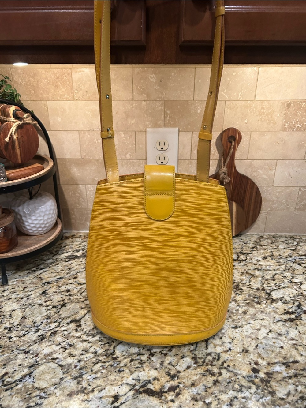 Louis Vuitton Epi Cluny Yellow Leather Shoulder Bag with coa - Picture 2 of 16